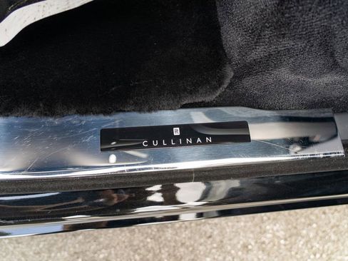 Used 2025 Rolls-Royce Cullinan image 18