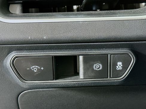 Used 2025 Kia K4 LXS image 17