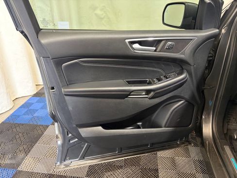 Used 2016 Ford Edge Titanium w/ Equipment Group 302A AWD/4WD image 8