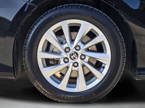 Used 2021 Toyota Camry LE FWD image 31