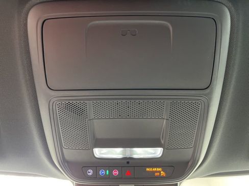 New 2026 GMC Acadia Elevation w/ Elevation Premium Package FWD image 21