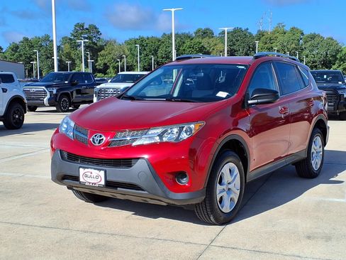Used 2015 Toyota RAV4 LE FWD image 3