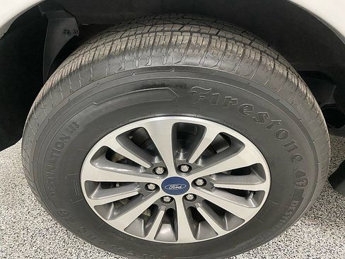 Used 2017 Ford Expedition XLT image 24