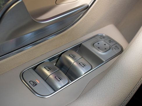 Used 2021 Mercedes-Benz GLE 350 image 26