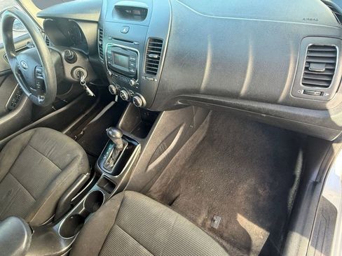 Used 2017 Kia Forte LX image 31