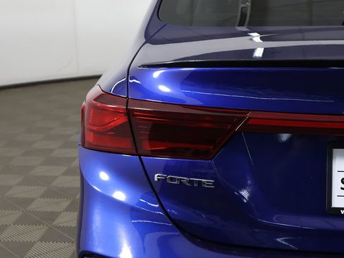 Used 2021 Kia Forte LXS FWD image 12