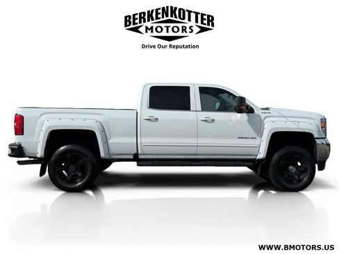 Used 2018 GMC Sierra 2500 SLE w/ HD SLE Preferred Plus Package image 2