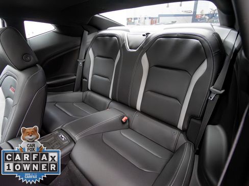 Used 2018 Chevrolet Camaro SS RWD image 15