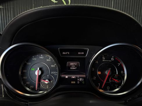 Used 2013 Mercedes-Benz ML 63 AMG 4MATIC image 19