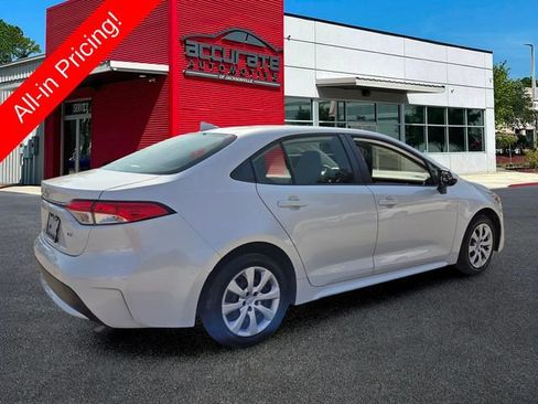 Used 2022 Toyota Corolla LE FWD image 5