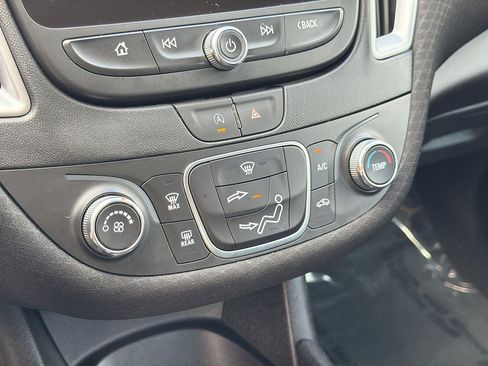Used 2025 Chevrolet Malibu RS FWD image 11