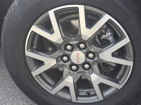 Used 2021 GMC Acadia SLE AWD/4WD image 8