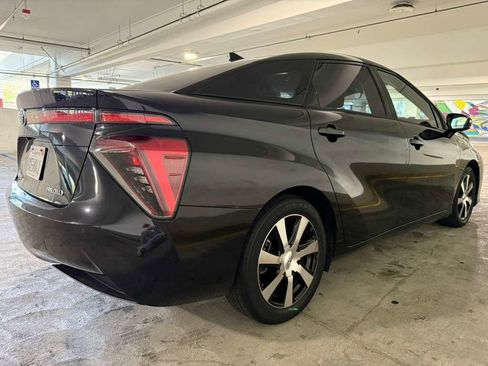 Used 2018 Toyota Mirai image 5
