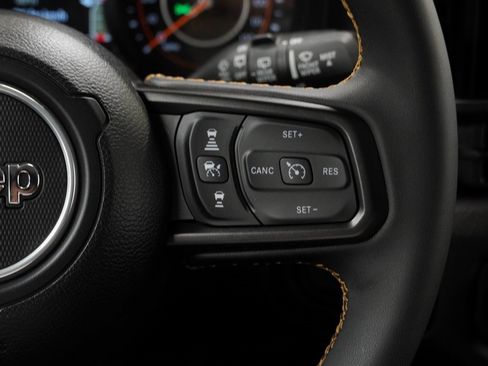 Certified 2024 Jeep Wrangler Willys image 35