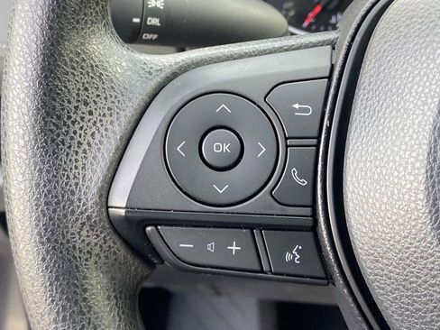 Used 2022 Toyota RAV4 LE image 32