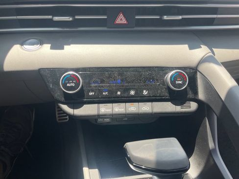 Used 2025 Hyundai Elantra Sport FWD image 19
