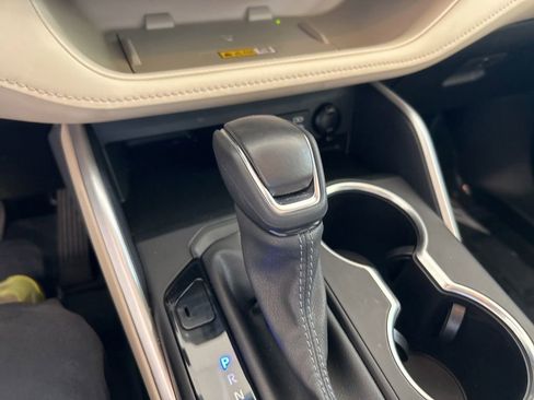 Used 2024 Toyota Highlander XLE image 14