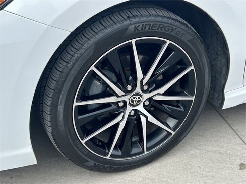 Used 2023 Toyota Camry SE image 9