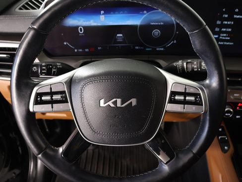 Used 2023 Kia Telluride SX X-Line image 3
