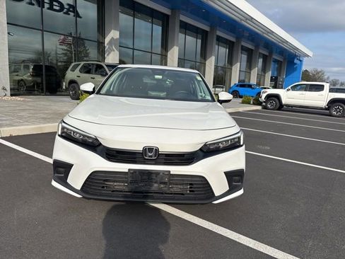 Used 2023 Honda Civic EX image 3