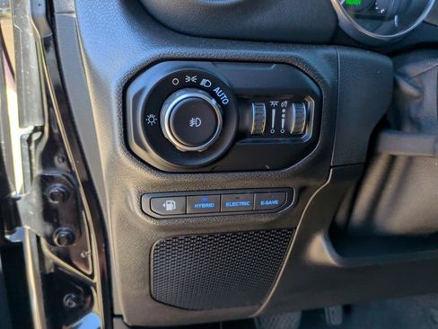 Used 2021 Jeep Wrangler Unlimited Sahara 4xe image 15