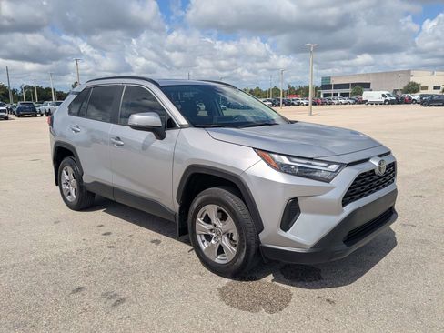 Used 2025 Toyota RAV4 XLE w/ Convenience Package FWD image 2