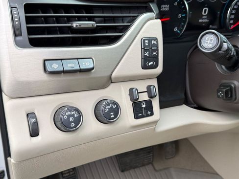 Used 2019 GMC Yukon XL Denali w/ Denali Ultimate Package AWD/4WD image 21