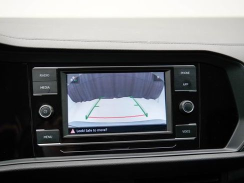 Used 2024 Volkswagen Jetta SE image 28