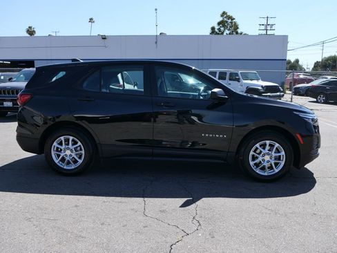 Used 2023 Chevrolet Equinox LS FWD image 3