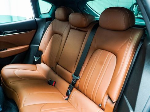 Used 2018 Maserati Levante image 33