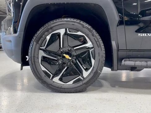 New 2026 Chevrolet Silverado EV LT AWD/4WD image 22