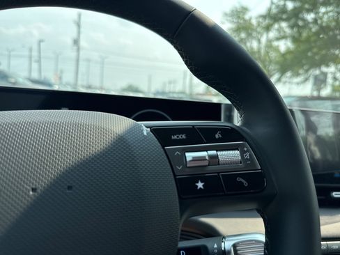 New 2025 Hyundai Ioniq 5 SEL image 32