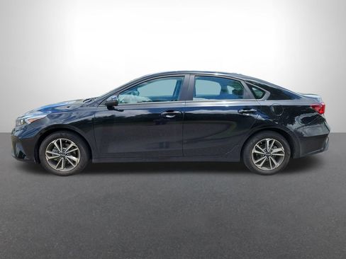 Used 2024 Kia Forte LXS w/ LXS Technology Package FWD image 2