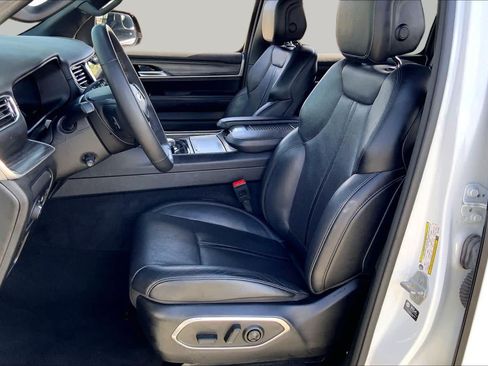 Used 2024 Jeep Wagoneer Series II w/ Flexible Seating Group RWD image 8