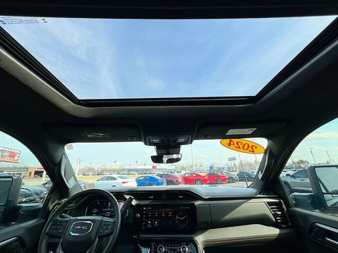 Used 2024 GMC Sierra 2500 AT4 w/ AT4 Premium Plus Package image 26