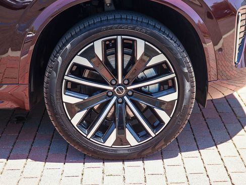 Certified 2026 Volvo XC90 B5 Plus w/ Protection Package AWD/4WD image 11