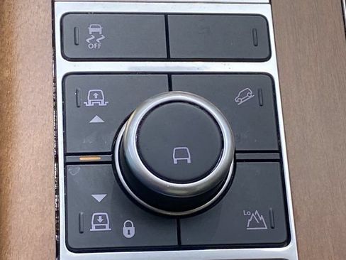Used 2020 Land Rover Range Rover HSE AWD/4WD image 28