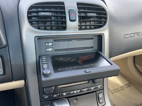 Used 2007 Chevrolet Corvette Coupe w/ Preferred Equipment Group image 16