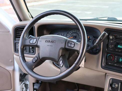 Used 2004 GMC Yukon XL SLT w/ Preferred Equipment Group image 25