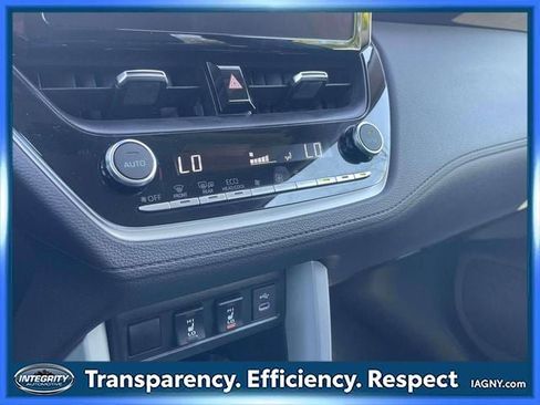 Used 2025 Toyota Corolla Cross XLE AWD/4WD image 29