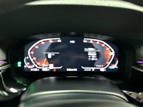 Used 2022 BMW 540i xDrive w/ M Sport Package image 21