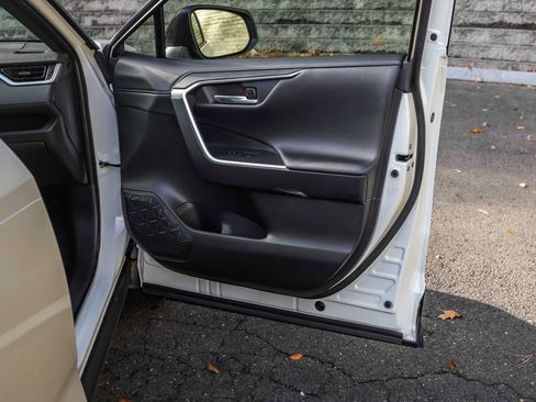 Used 2022 Toyota RAV4 XSE image 14