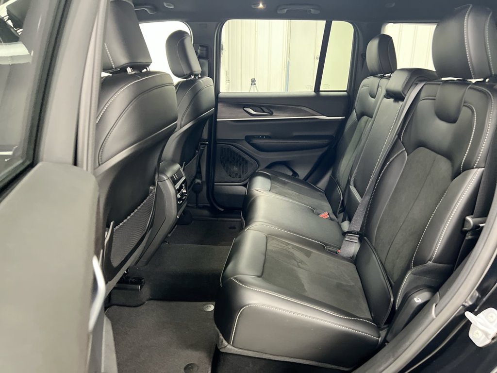 New 2026 Jeep Grand Cherokee Altitude RWD image 23