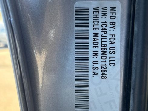 Used 2021 Jeep Cherokee Latitude Plus image 11