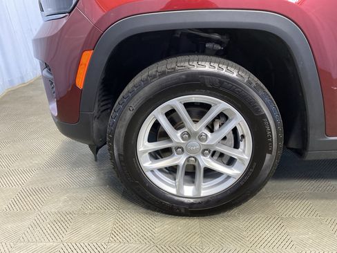 Certified 2024 Jeep Grand Cherokee Laredo X image 44