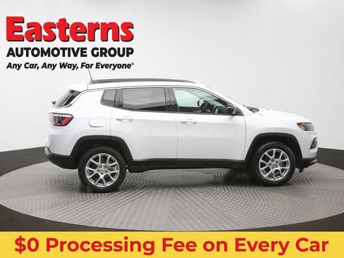 Used 2022 Jeep Compass Latitude AWD/4WD image 42