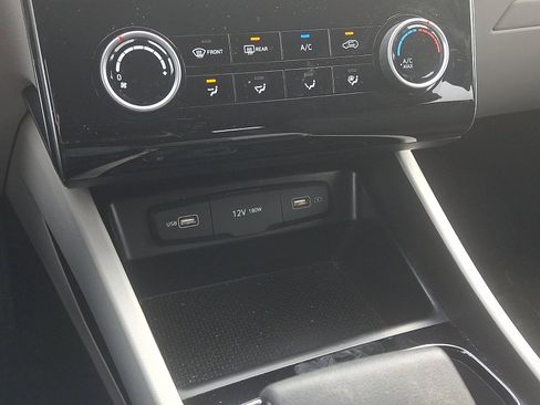 Used 2024 Hyundai Tucson SE image 15