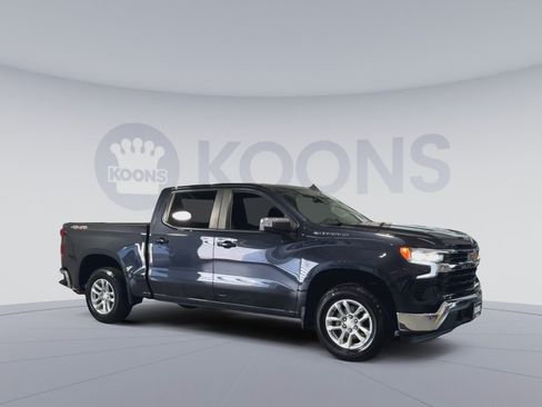 Used 2022 Chevrolet Silverado 1500 LT AWD/4WD image 2