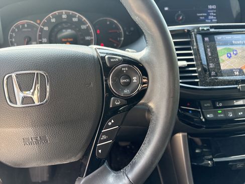 Used 2017 Honda Accord Touring image 20