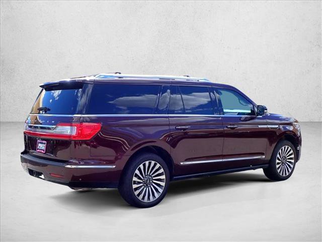 Used 2021 Lincoln Navigator L Reserve w/ Luxury Package AWD/4WD image 4